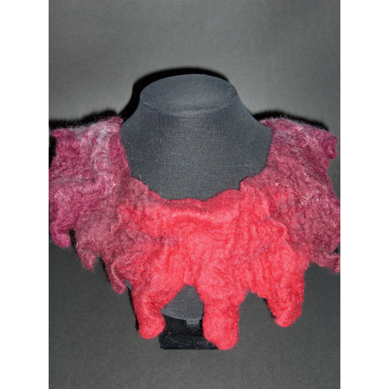 Naszyjnik filcowany ręcznie czerwony