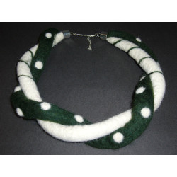 Naszyjnik filcowany ręcznie zielony