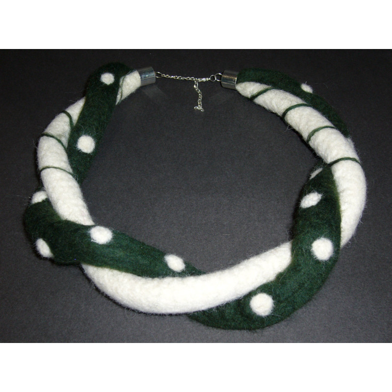 Naszyjnik filcowany ręcznie zielony