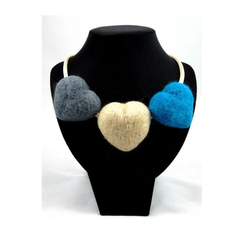 Naszyjnik z sercami filcowanymi ręcznie