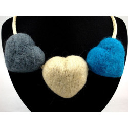 Naszyjnik z sercami filcowanymi ręcznie