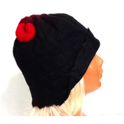 Czapka filcowana ręcznie czarno-czerwona
