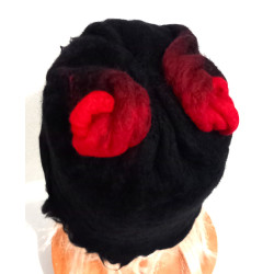Czapka filcowana ręcznie czarno-czerwona