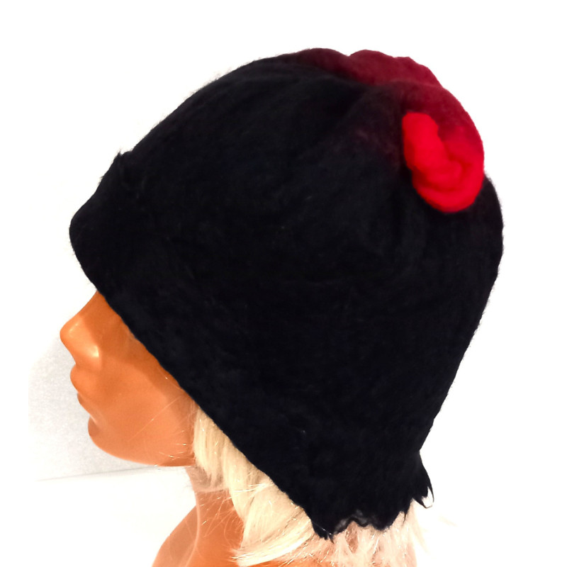 Czapka filcowana ręcznie czarno-czerwona